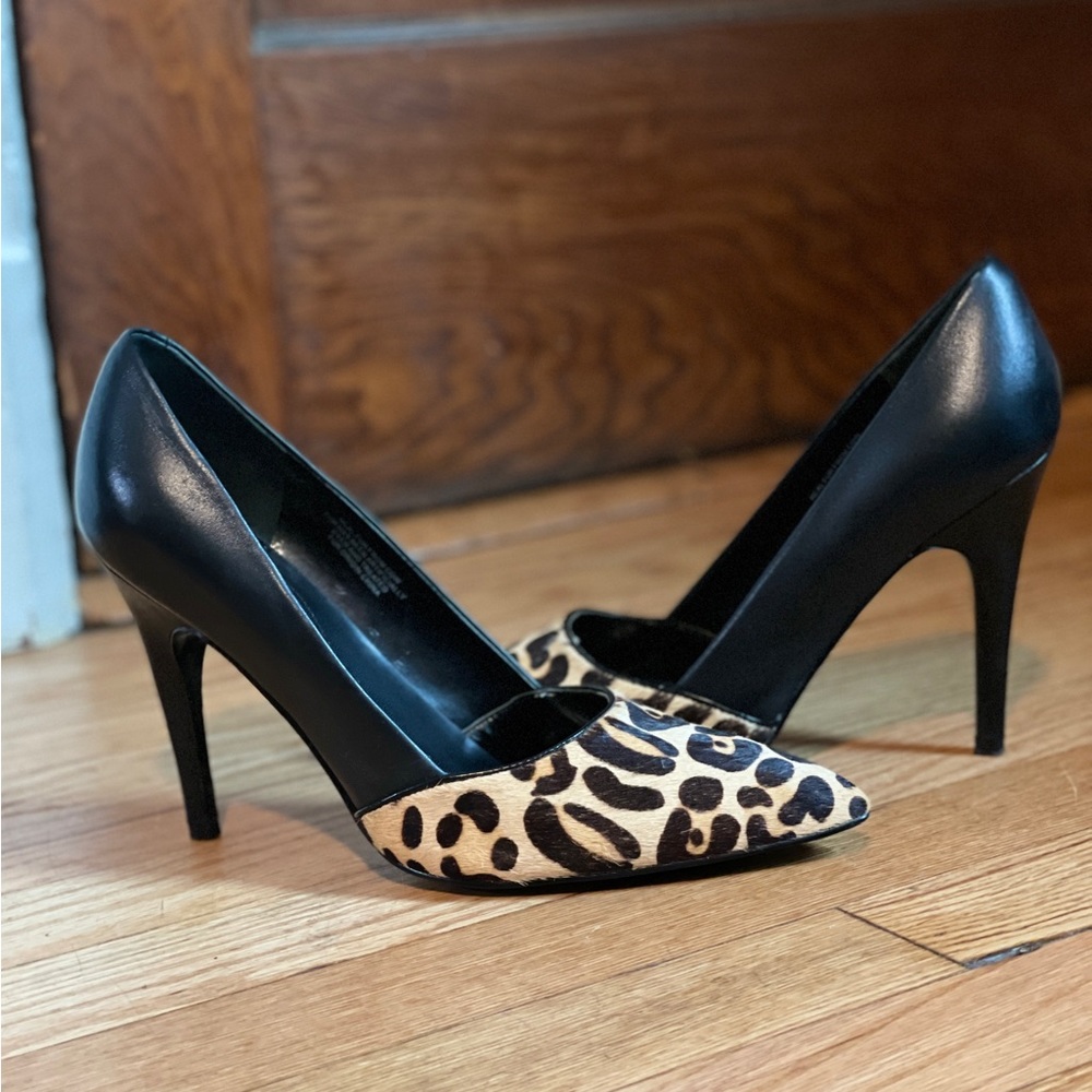 GUESS | size 8 | Like New | leopard print calf hair leather stilettos pumps